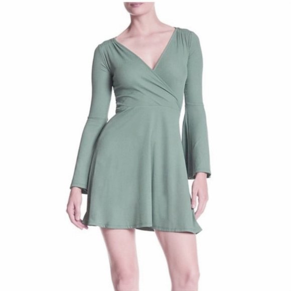 Topshop Ribbed Dress Bell Long Sleeves V-Neck Size 8 Nylon & Elastane‎ Green - Picture 1 of 14